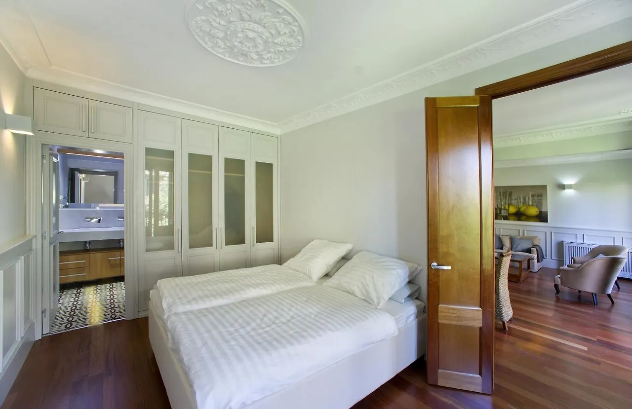Montaber Apartment - Bailen Barcelona 0*,  Španělsko